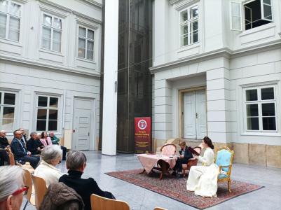 Aktorka Teatru Polskiego w Bielsku-Białej, Jagoda Krzywicka jako Maria Sułkowska z Uznańskich czyta fragmenty Sonetów Szekspira.